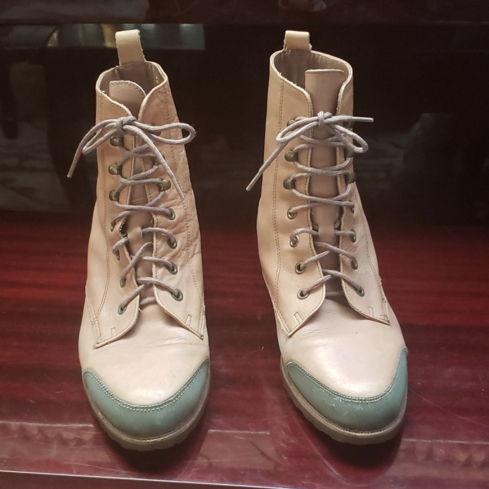 Esprit Leather  ankle boot